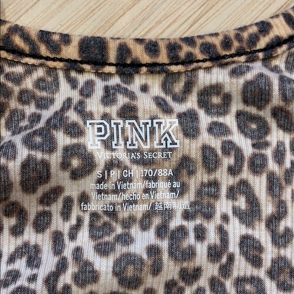 PINK Low-back cheetah print ribbed tank top - Picture 5 of 6